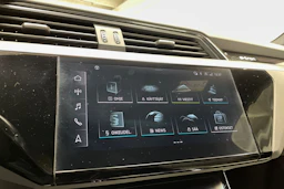 Sininen Audi Q8 e-tron 2023 kuva 18.