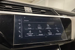 Sininen Audi Q8 e-tron 2023 kuva 19.