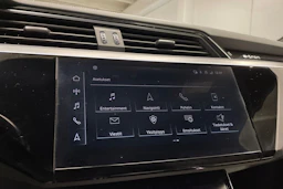 Sininen Audi Q8 e-tron 2023 kuva 20.