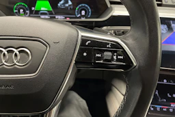 Sininen Audi Q8 e-tron 2023 kuva 28.