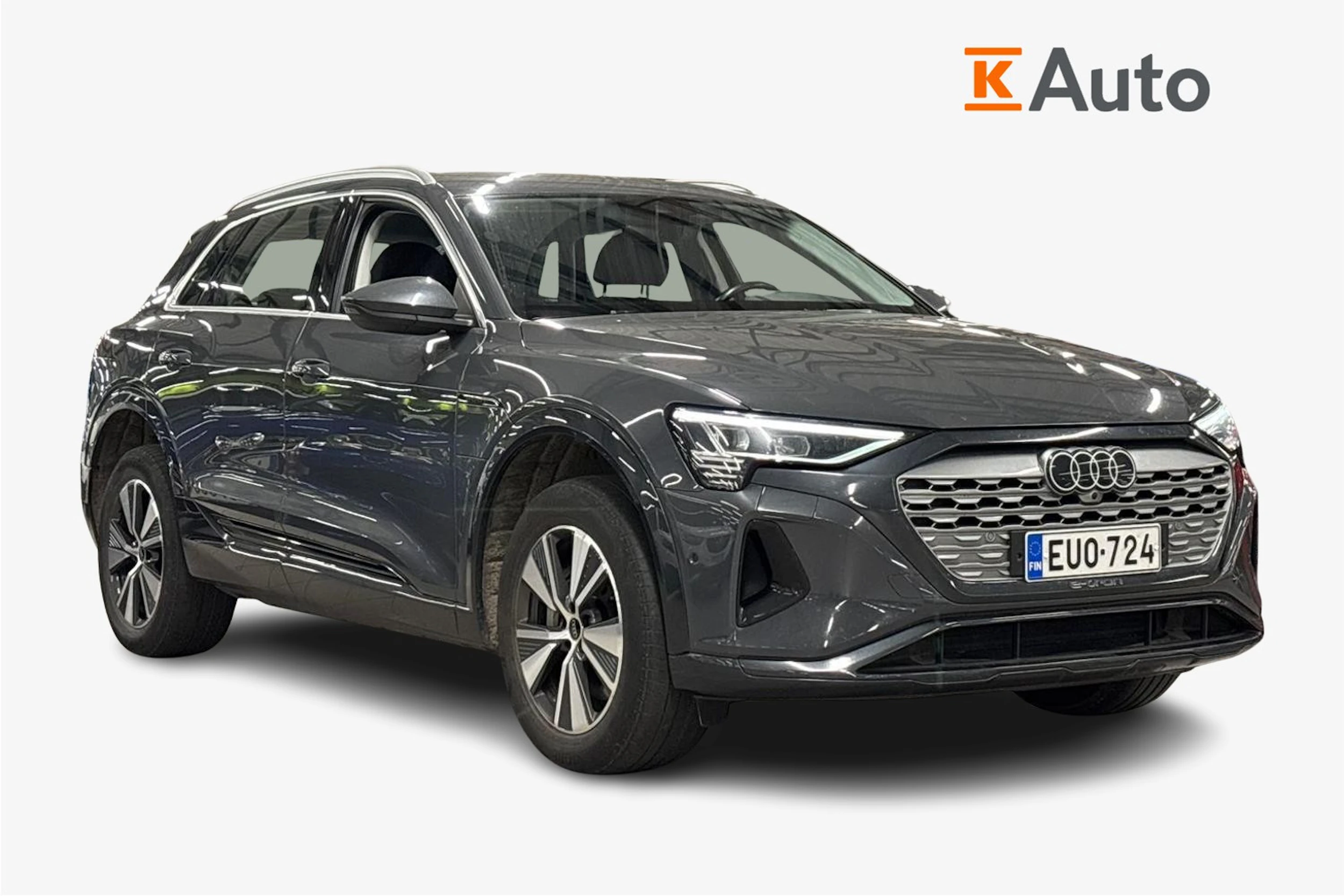 harmaa Audi Q8 e-tron 2024 kuva 1.