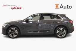 harmaa Audi Q8 e-tron 2023 kuva 5.