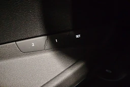 harmaa Audi Q8 e-tron 2023 kuva 28.