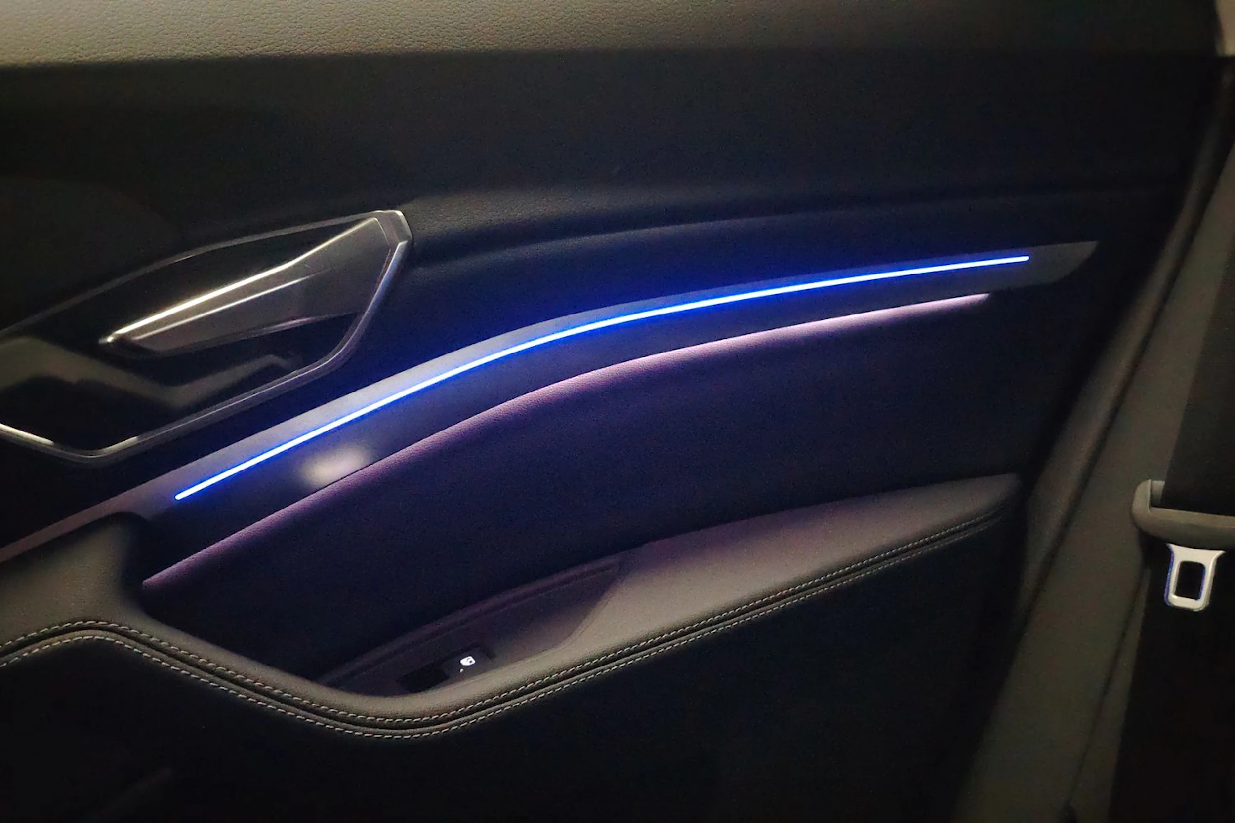 harmaa Audi Q8 e-tron 2023 kuva 29.