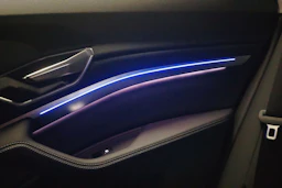 harmaa Audi Q8 e-tron 2023 kuva 29.