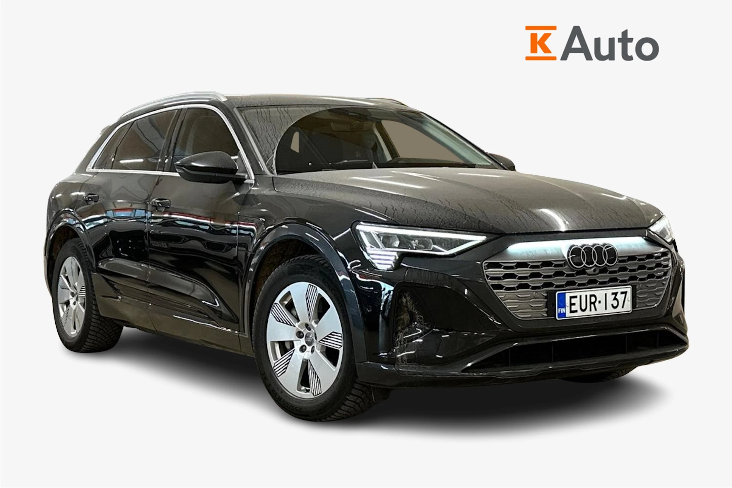 musta Audi Q8 e-tron 2023 kuva 1.