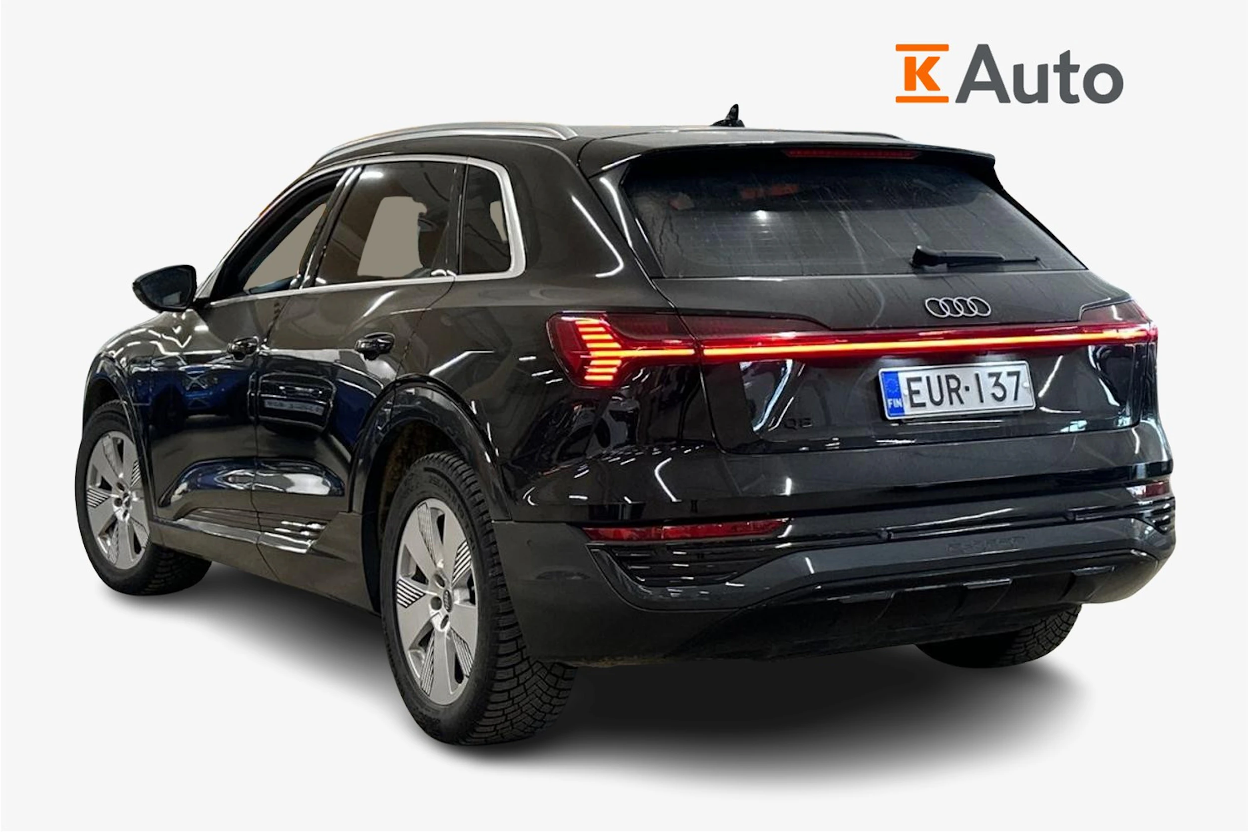 musta Audi Q8 e-tron 2023 kuva 2.