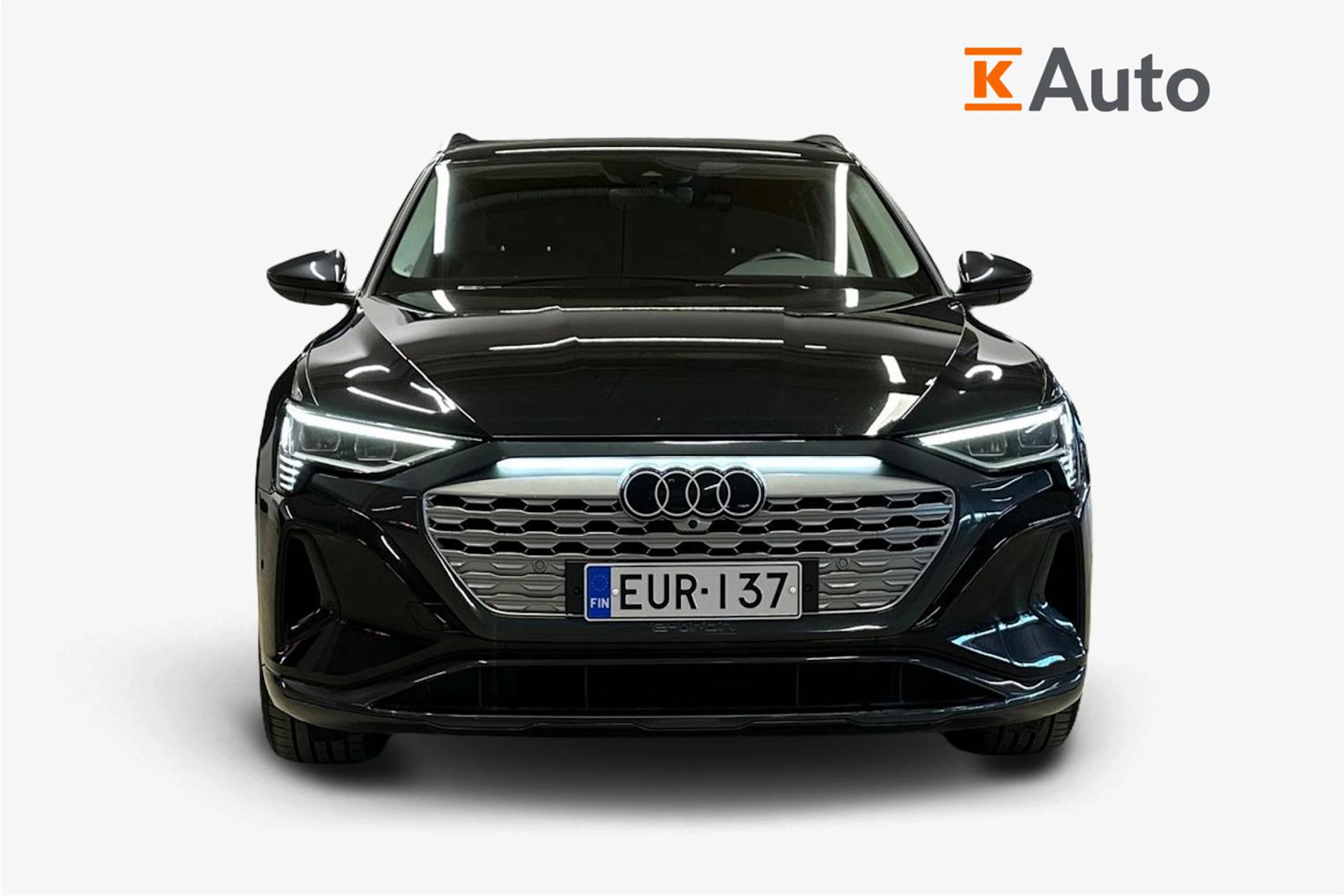 musta Audi Q8 e-tron 2023 kuva 5.
