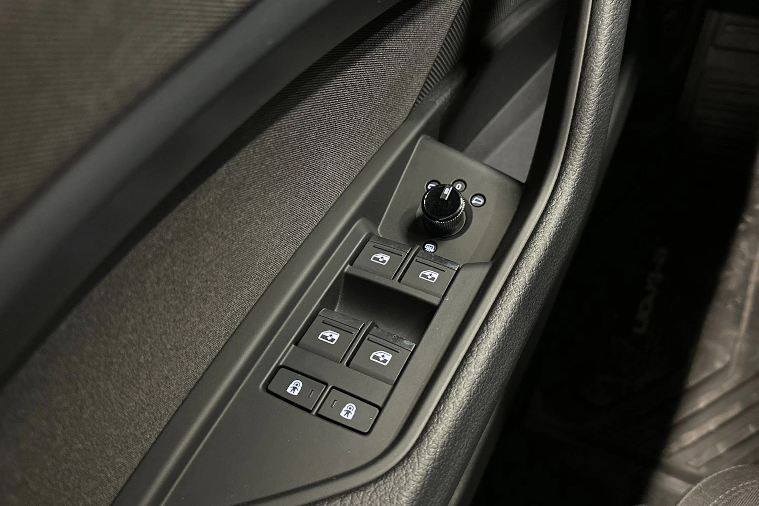 musta Audi Q8 e-tron 2023 kuva 27.