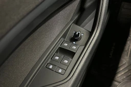 musta Audi Q8 e-tron 2023 kuva 27.