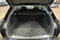 musta Audi Q8 e-tron 2023 kuva 28.