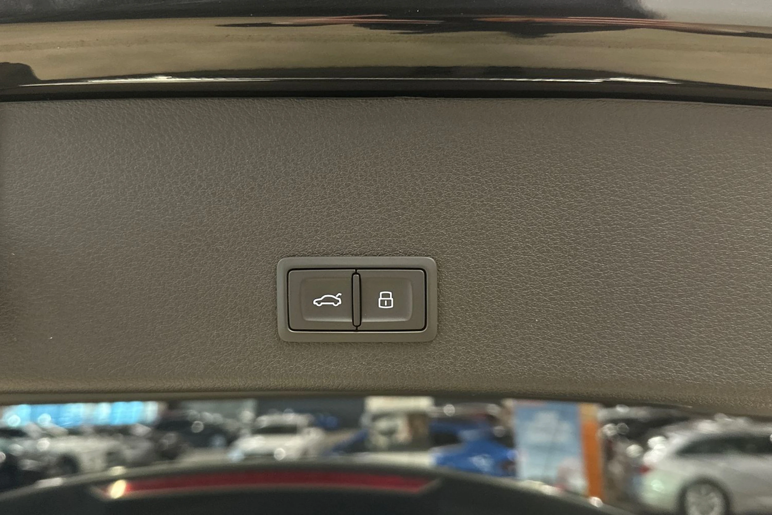 musta Audi Q8 e-tron 2023 kuva 29.