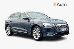 Sininen Audi Q8 e-tron 2023 kuva 1.