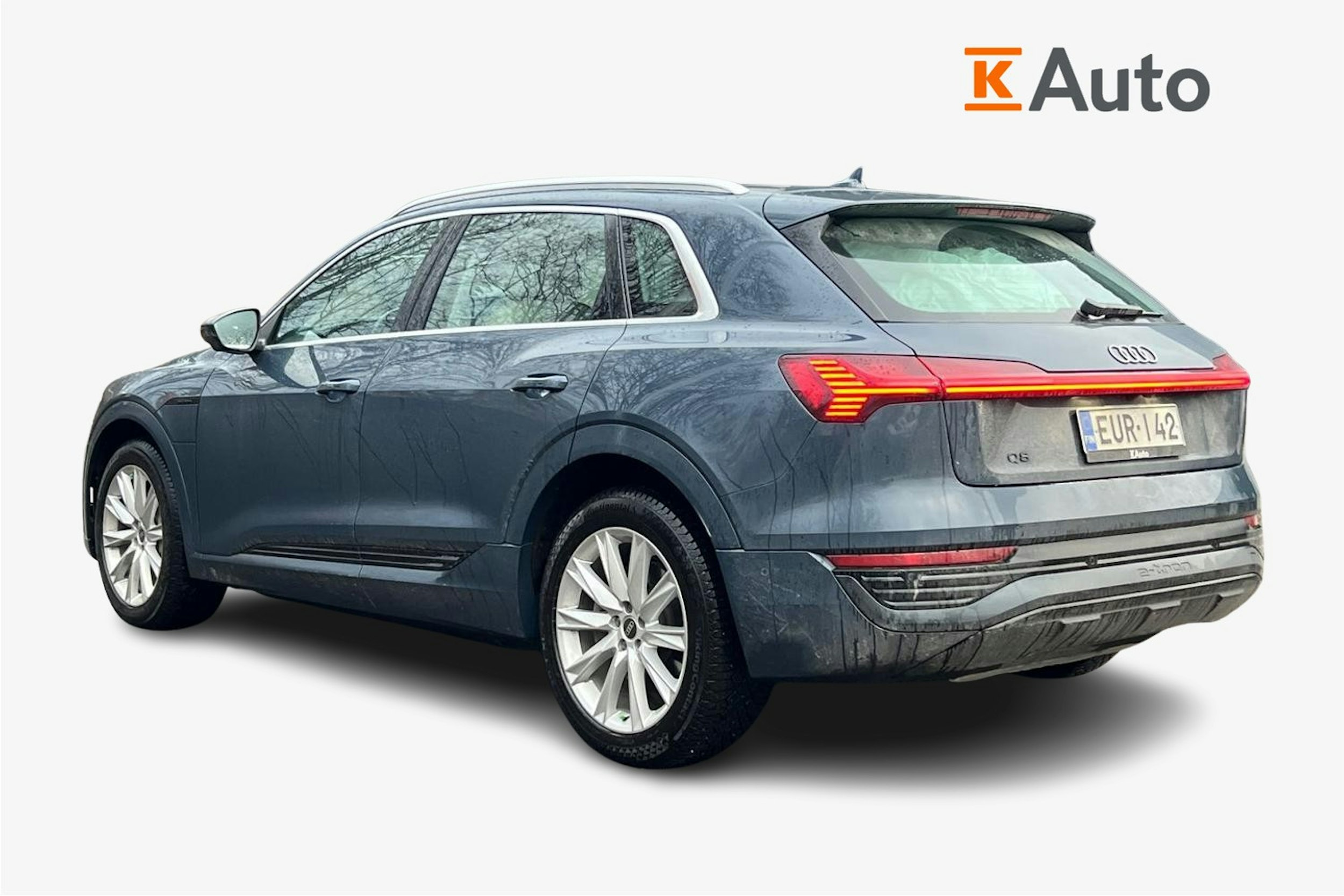 Sininen Audi Q8 e-tron 2023 kuva 2.