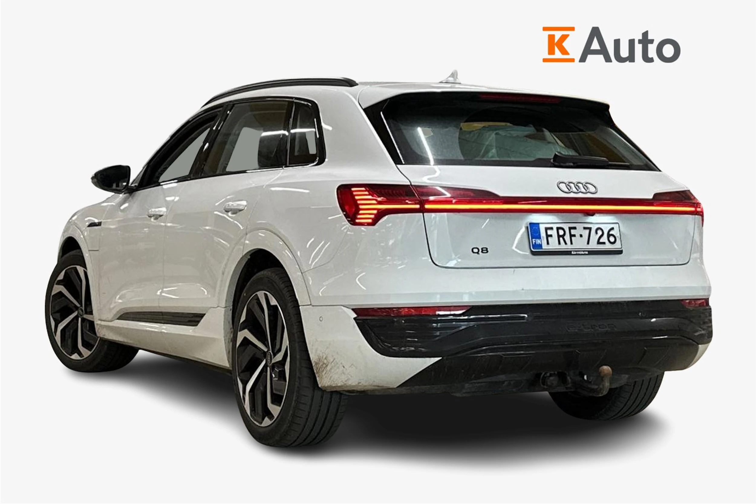 valkoinen Audi Q8 e-tron 2023 kuva 2.