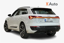valkoinen Audi Q8 e-tron 2023 kuva 2.