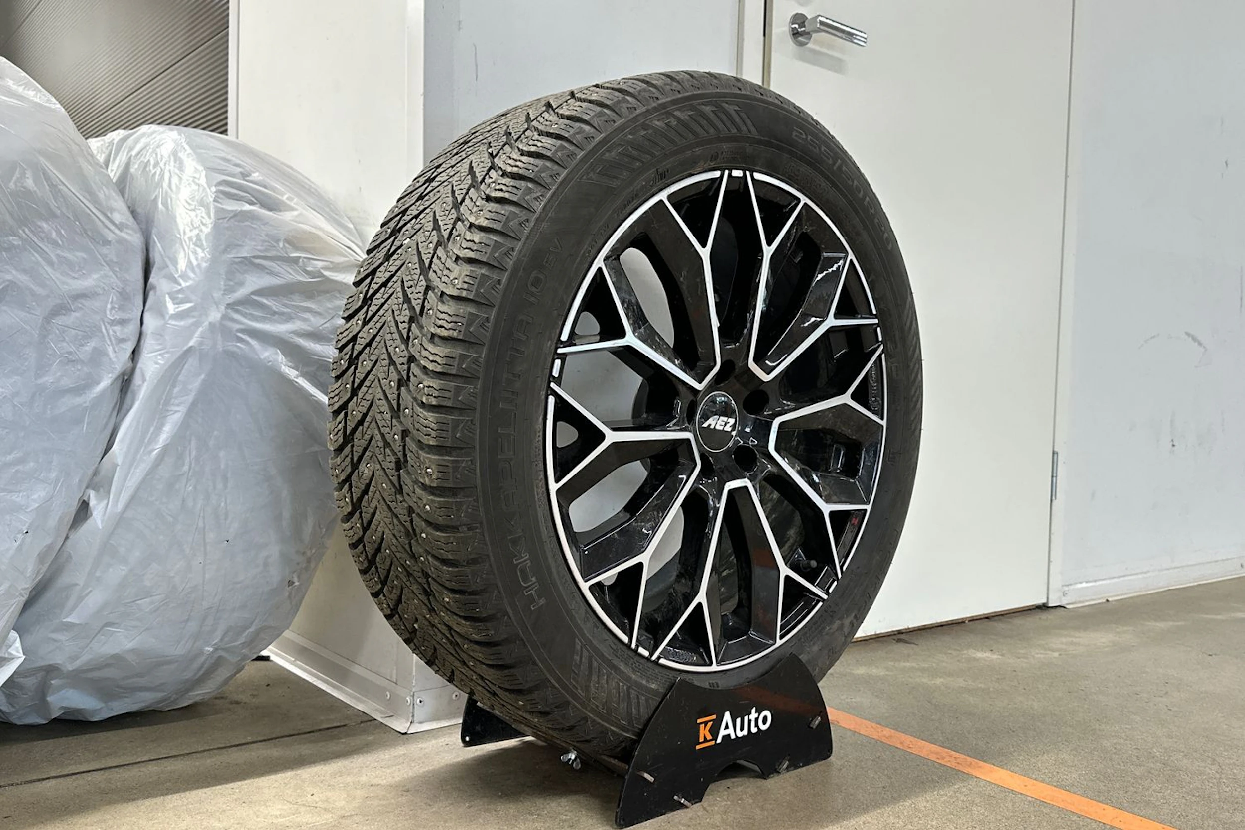 valkoinen Audi Q8 e-tron 2024 kuva 10.