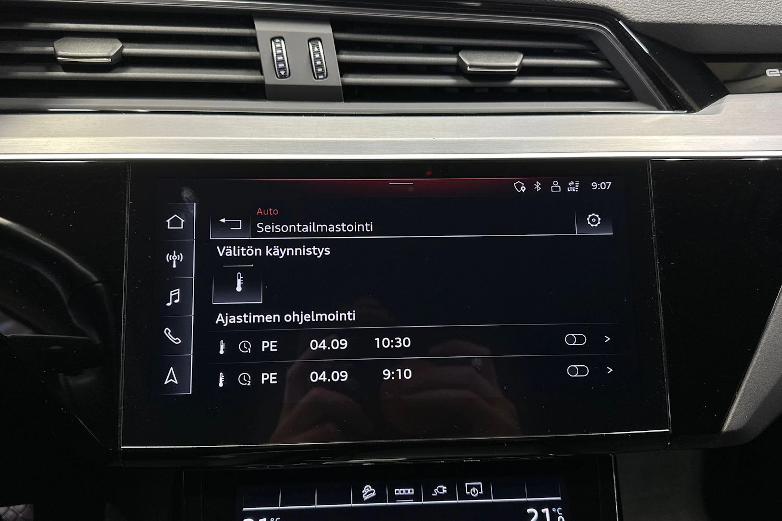 valkoinen Audi Q8 e-tron 2024 kuva 21.