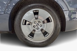 sininen Audi Q8 e-tron 2023 kuva 11.