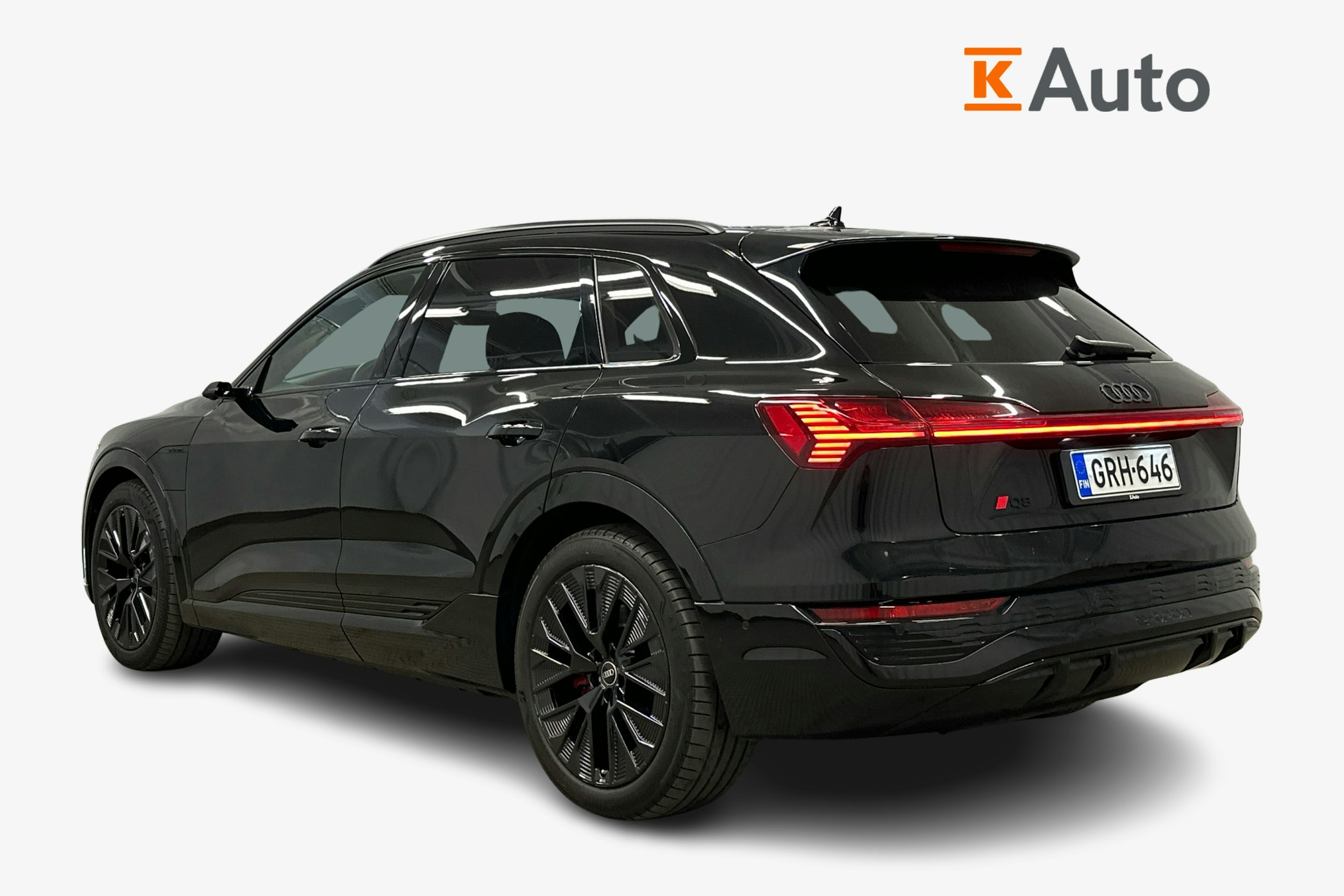 musta Audi Q8 e-tron 2023 kuva 2.