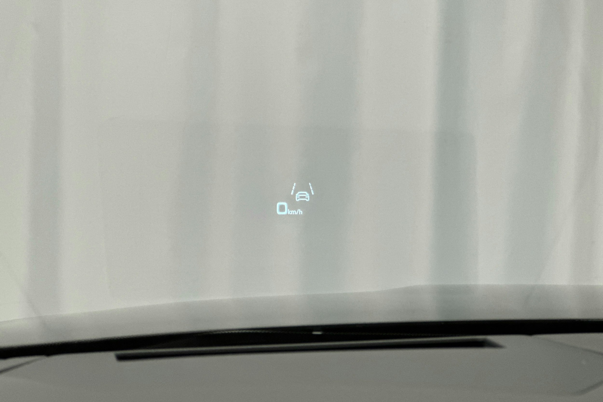 musta Audi Q8 e-tron 2023 kuva 13.