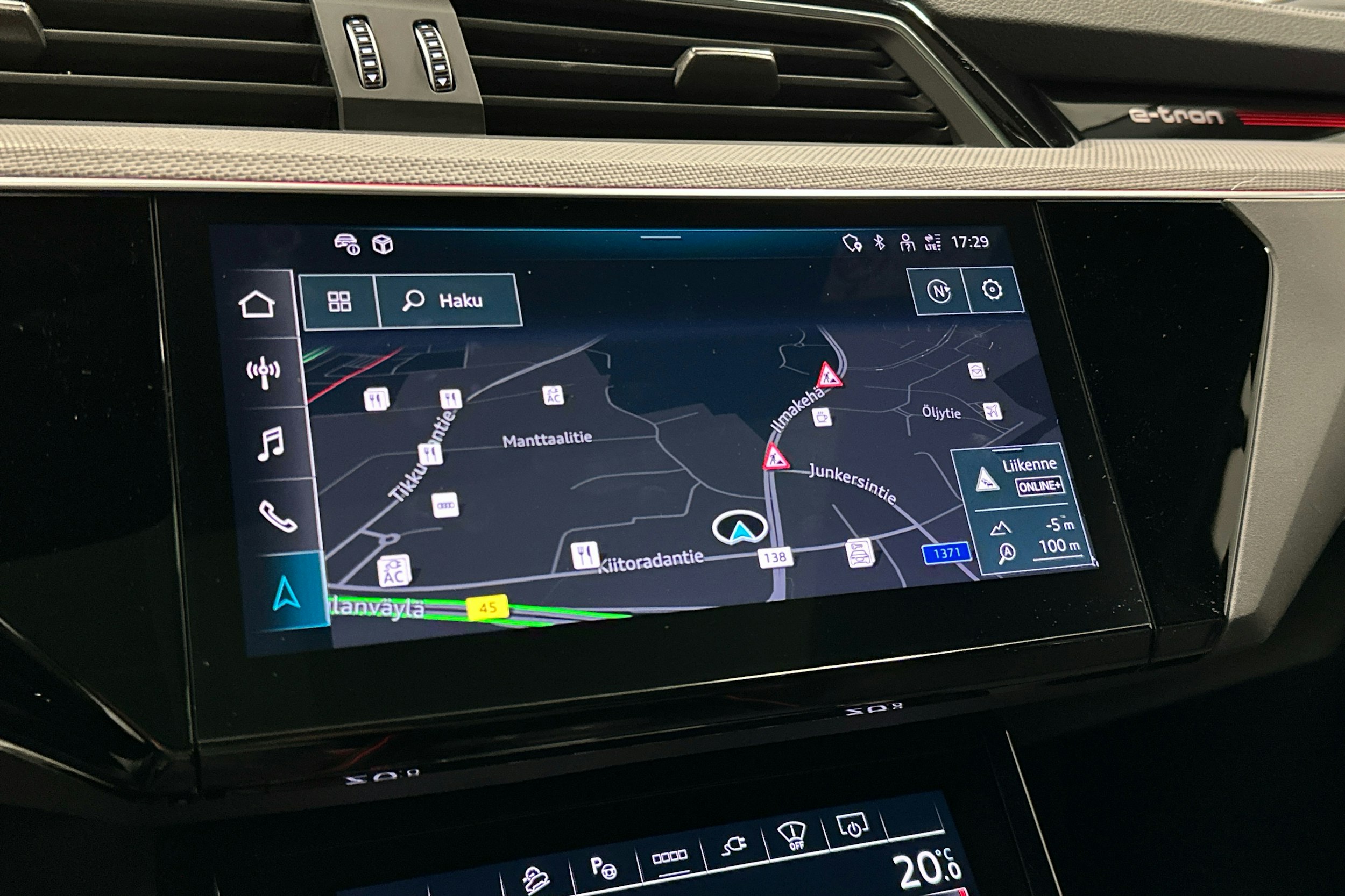 musta Audi Q8 e-tron 2023 kuva 14.