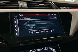 musta Audi Q8 e-tron 2023 kuva 20.