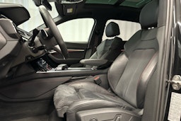 musta Audi Q8 e-tron 2023 kuva 24.