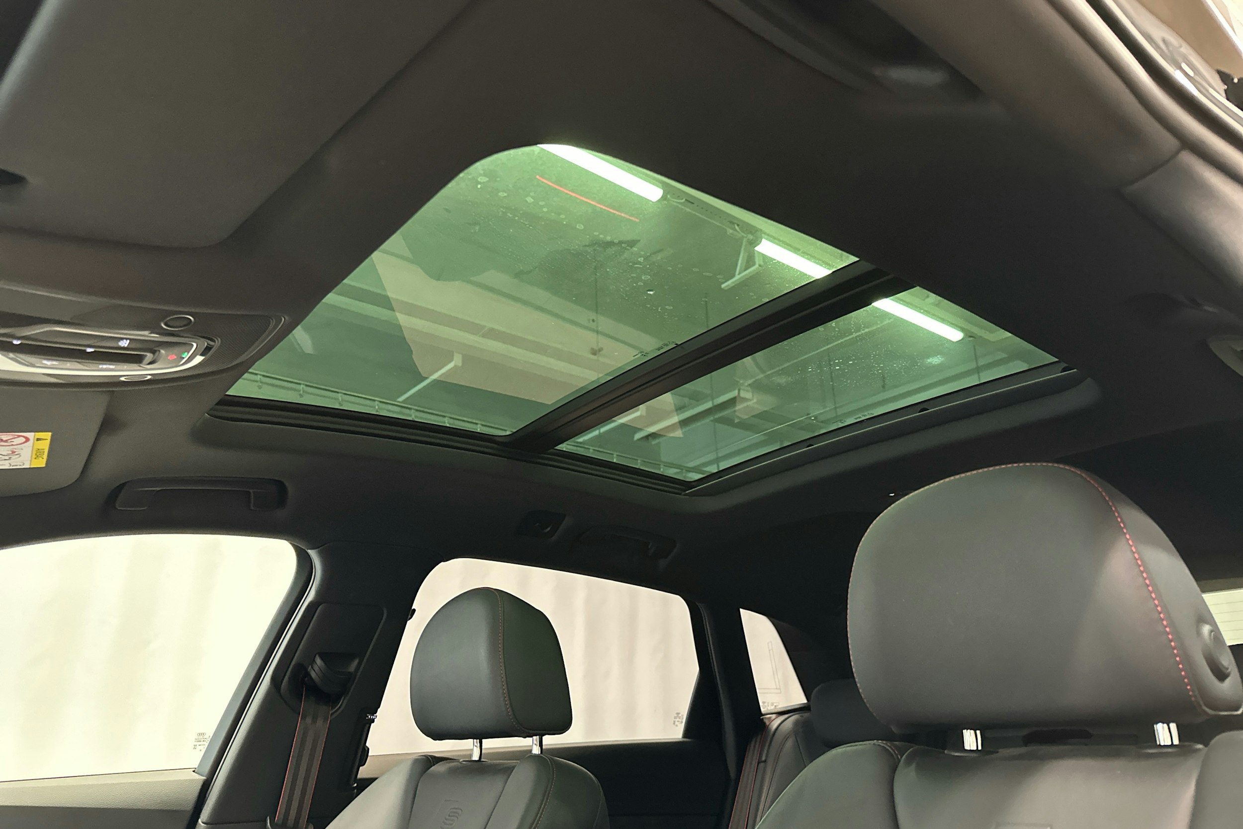 musta Audi Q8 e-tron 2023 kuva 28.