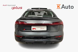musta Audi Q8 e-tron 2023 kuva 3.