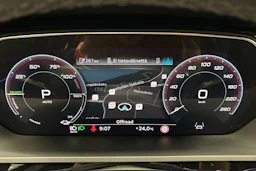 musta Audi Q8 e-tron 2023 kuva 14.