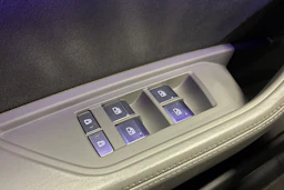 musta Audi Q8 e-tron 2023 kuva 19.