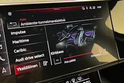 musta Audi Q8 e-tron 2023 kuva 26.