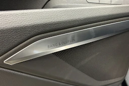 musta Audi Q8 e-tron 2023 kuva 29.