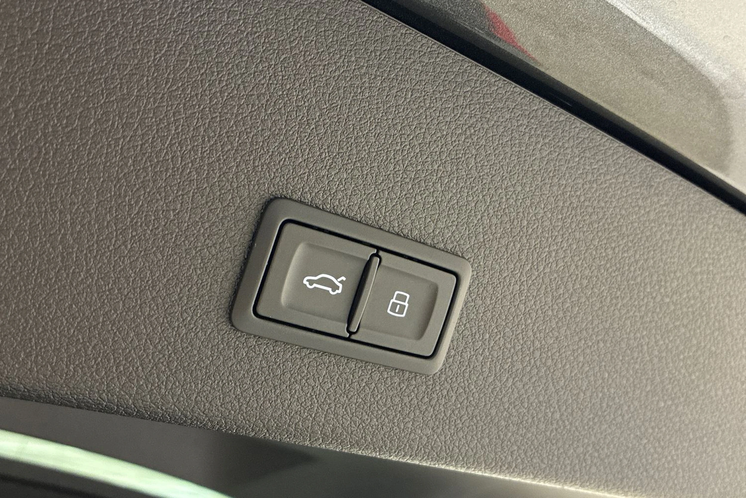 musta Audi Q8 e-tron 2023 kuva 32.