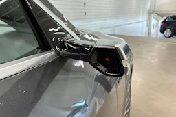 musta Audi Q8 e-tron 2023 kuva 35.