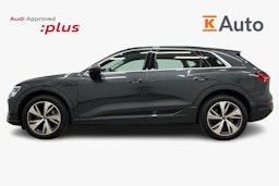 harmaa Audi Q8 e-tron 2023 kuva 5.