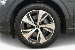 harmaa Audi Q8 e-tron 2023 kuva 9.