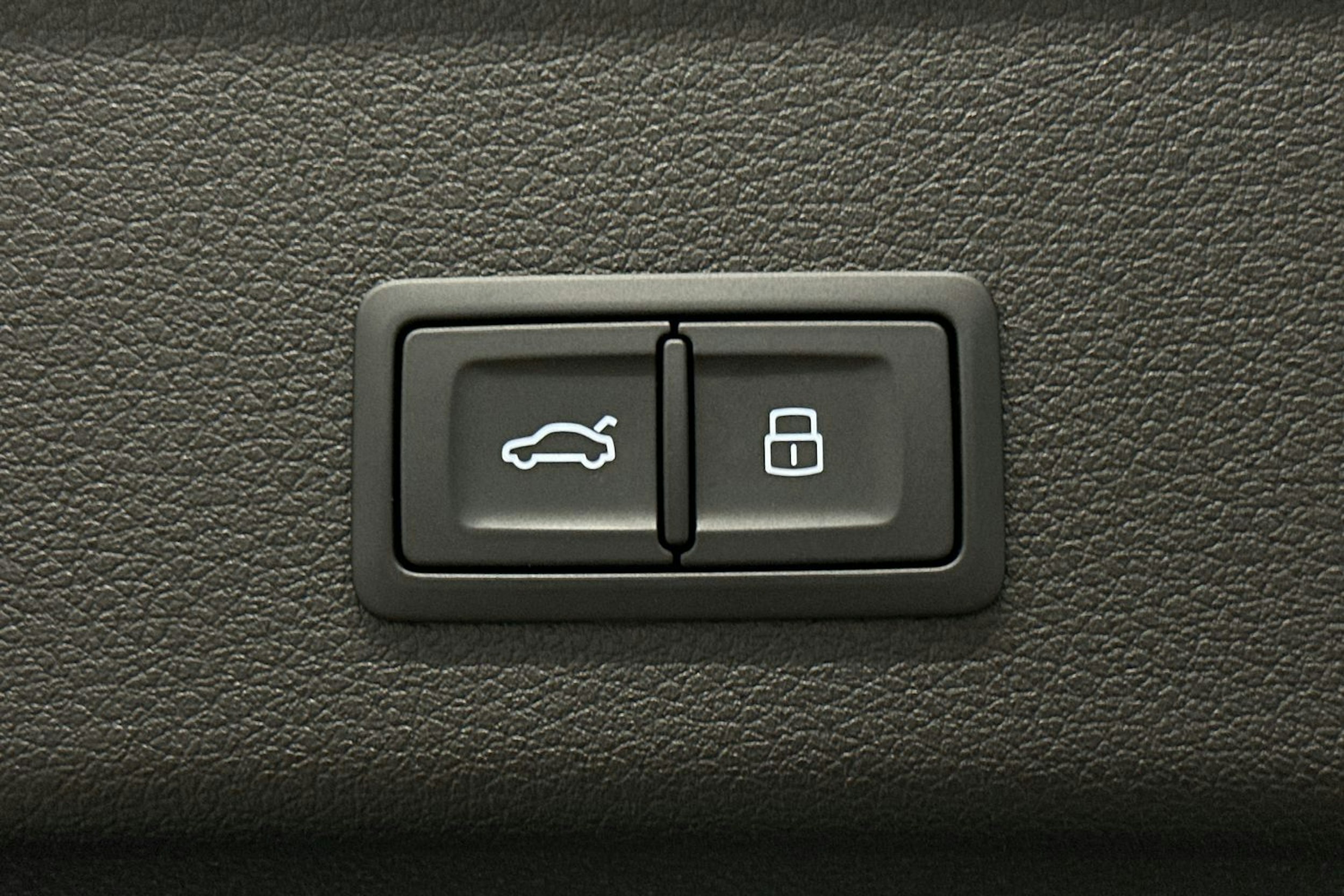 harmaa Audi Q8 e-tron 2023 kuva 12.