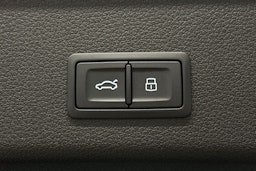 harmaa Audi Q8 e-tron 2023 kuva 12.