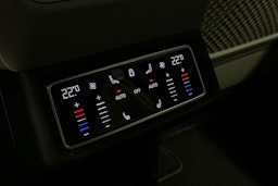 harmaa Audi Q8 e-tron 2023 kuva 13.