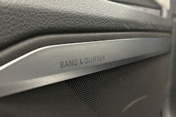 harmaa Audi Q8 e-tron 2023 kuva 19.