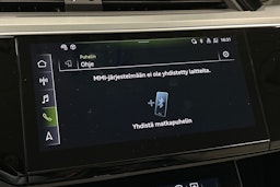 harmaa Audi Q8 e-tron 2023 kuva 29.