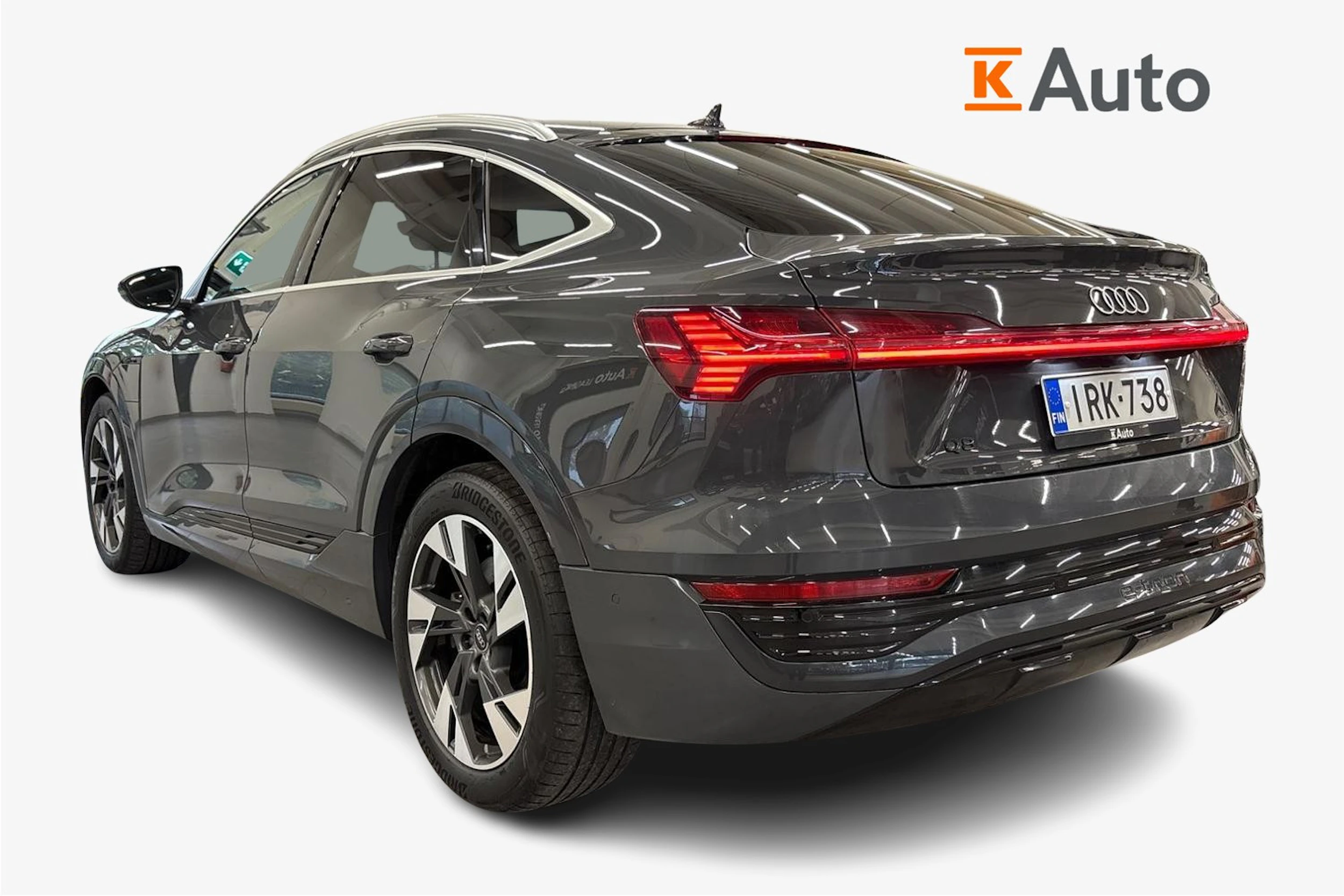 harmaa Audi Q8 e-tron 2023 kuva 2.