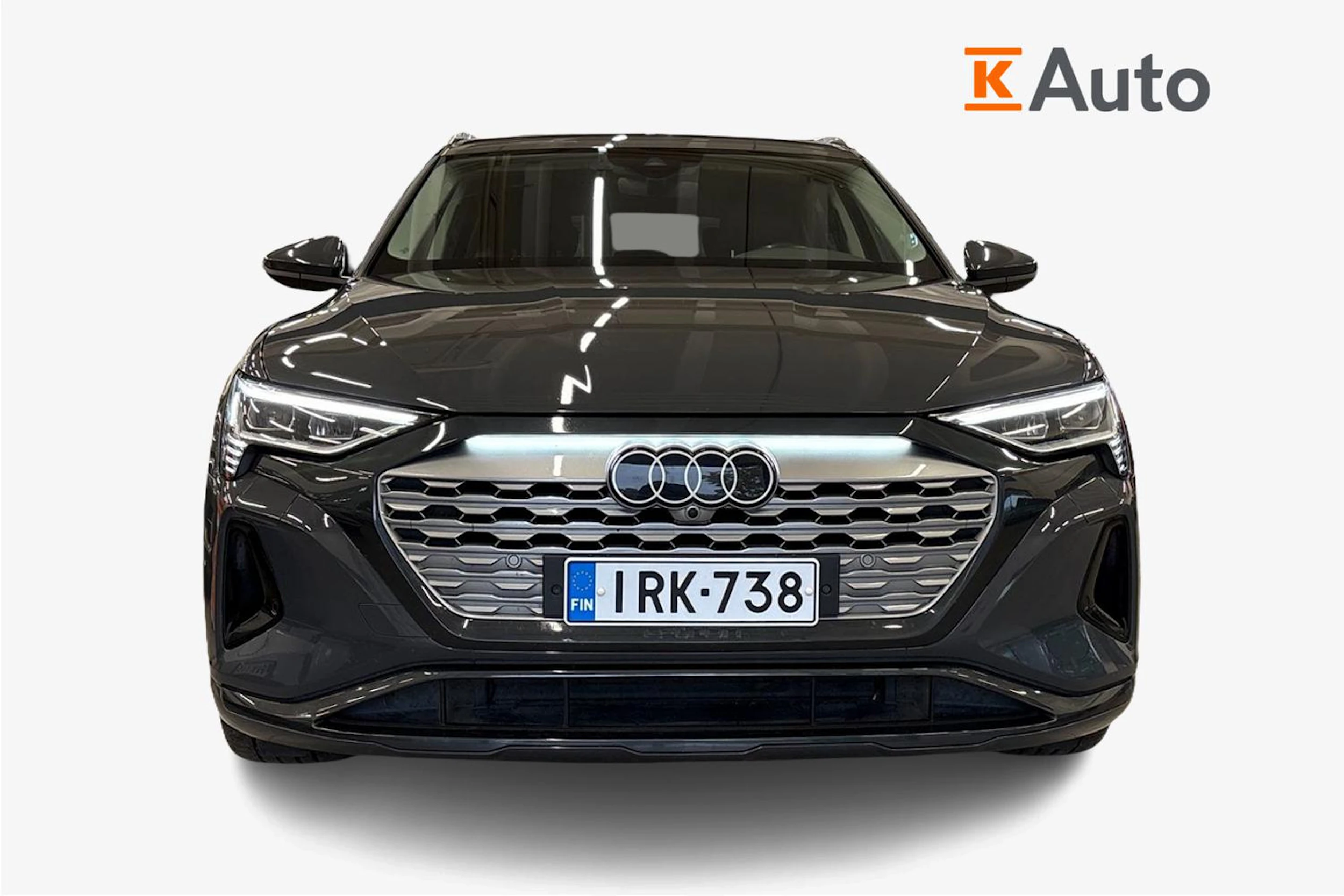 harmaa Audi Q8 e-tron 2023 kuva 4.