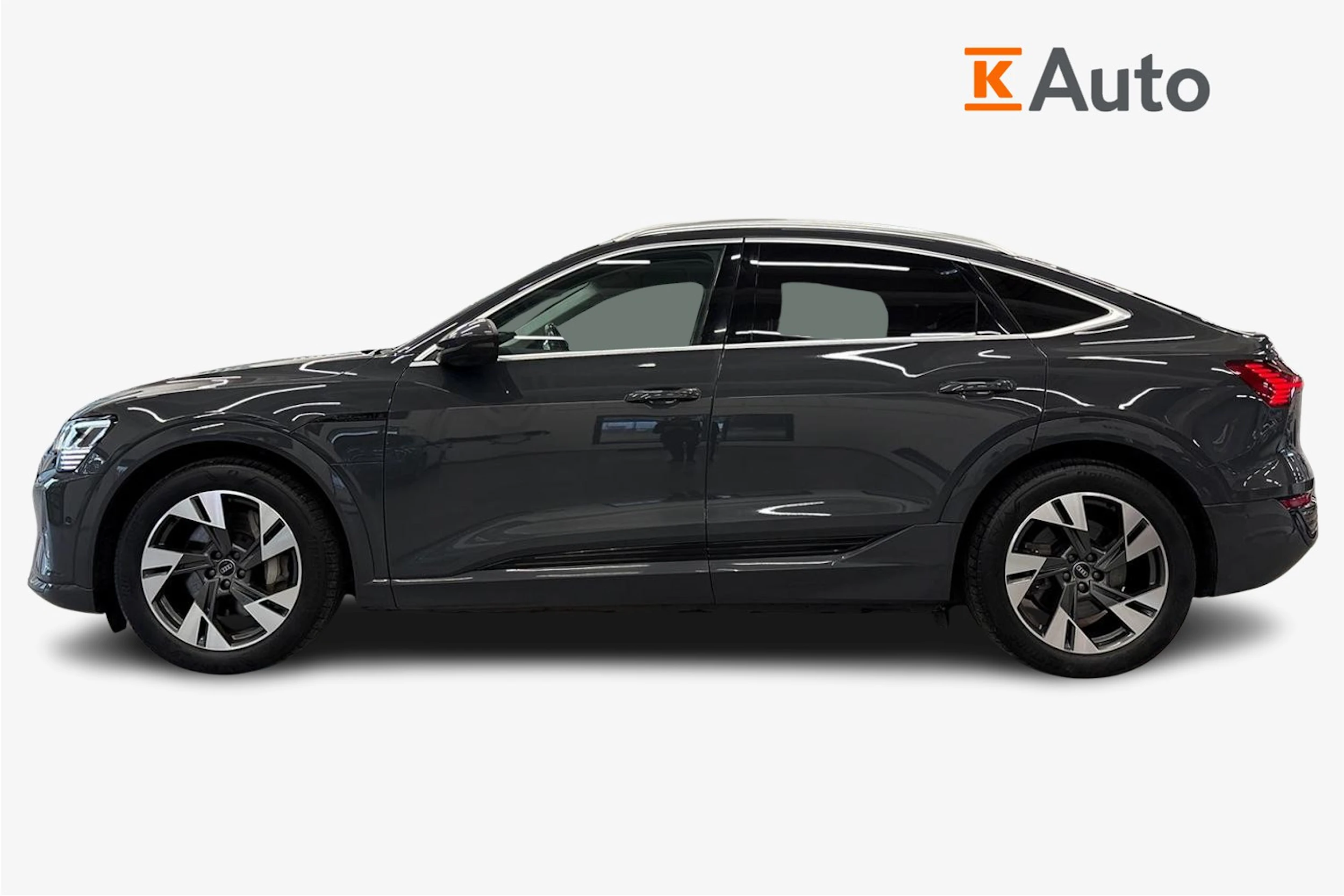 harmaa Audi Q8 e-tron 2023 kuva 5.