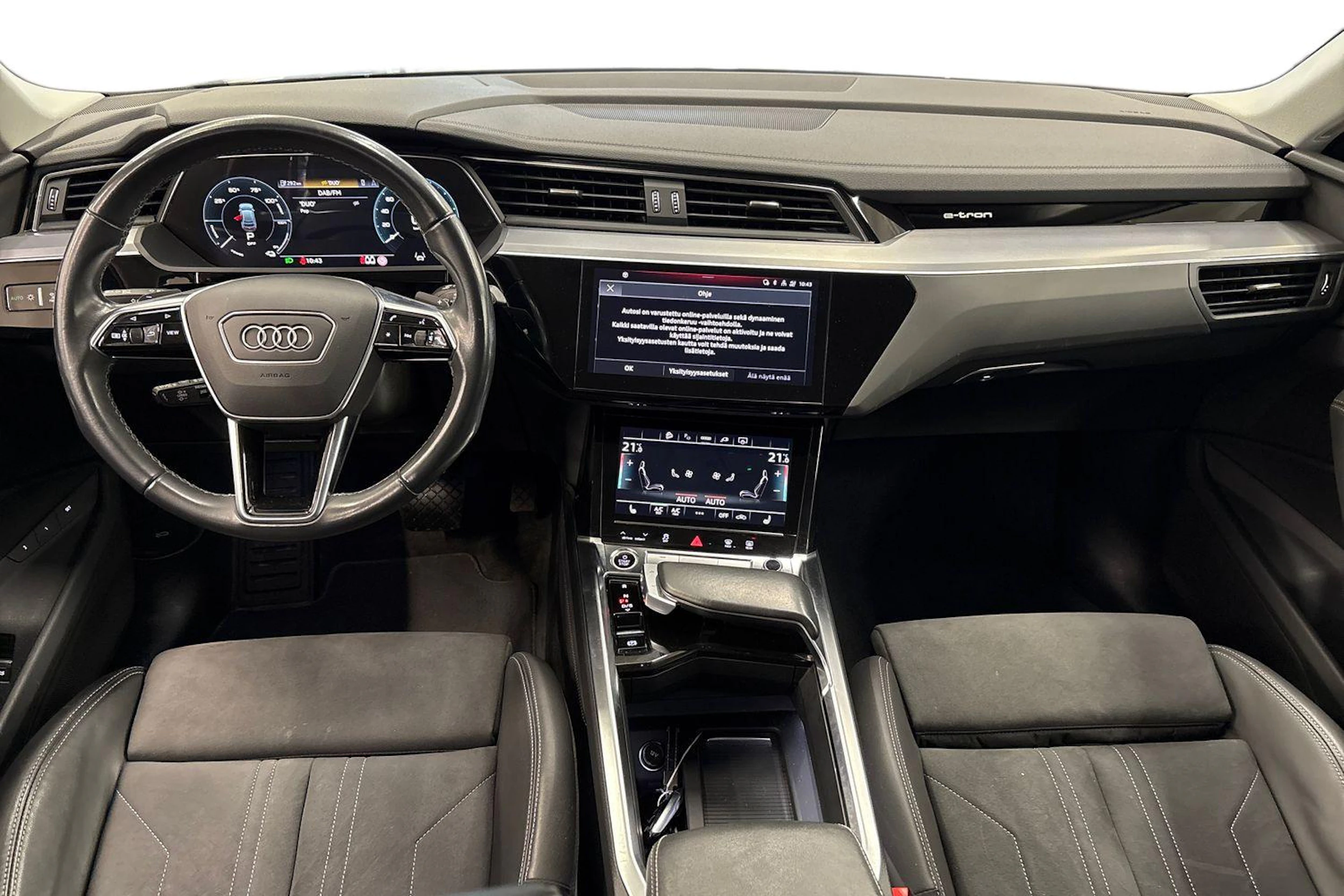 harmaa Audi Q8 e-tron 2023 kuva 7.