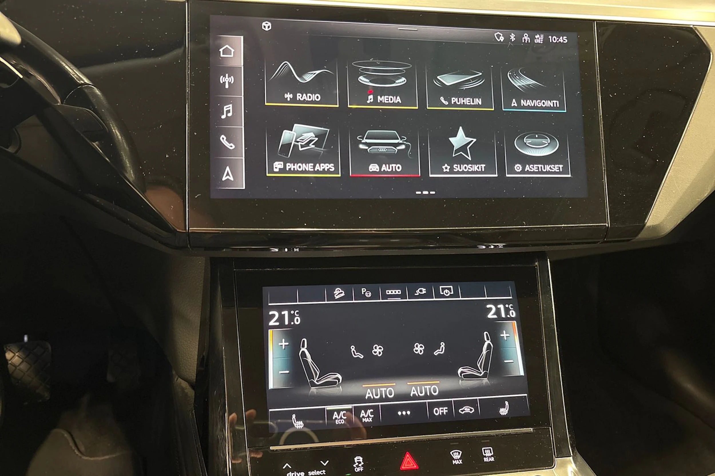 harmaa Audi Q8 e-tron 2023 kuva 12.