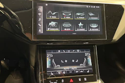 harmaa Audi Q8 e-tron 2023 kuva 12.