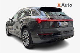 harmaa Audi Q8 e-tron 2023 kuva 2.